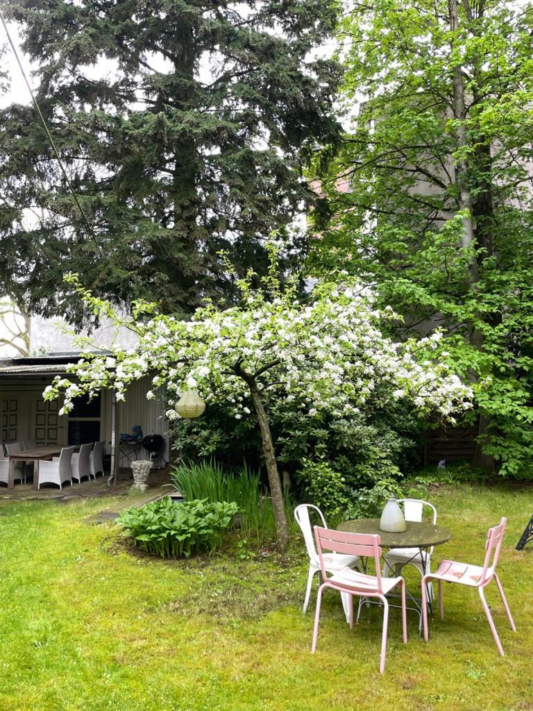 Haus Mit Tuermchen Apartment Solingen Exterior photo